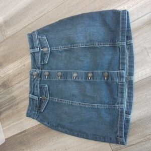 🌞  SO denim button-up mini skirt